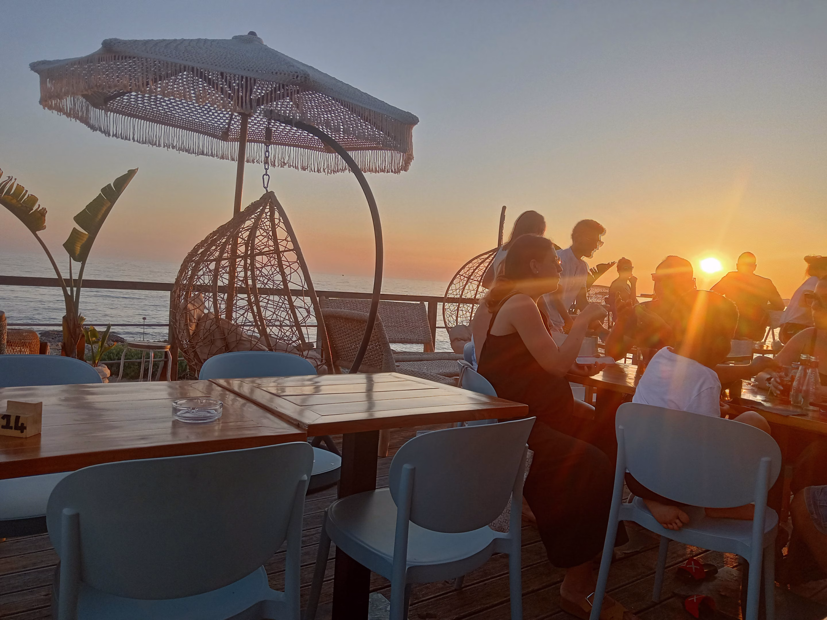A Torre San Giovanni un aperitivo al tramonto